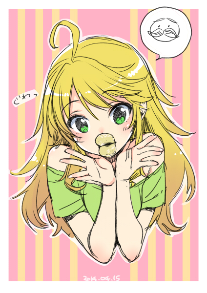 1girl, ahoge, blonde_hair, chips_(food), dated, female_focus, food, green_eyes, hoshii_miki, idolmaster, idolmaster_(classic), julius_pringles, looking_at_viewer, potato_chips, pringle_duck, pringles, solo, striped_background, sumeragi_kohaku, vertical_stripes