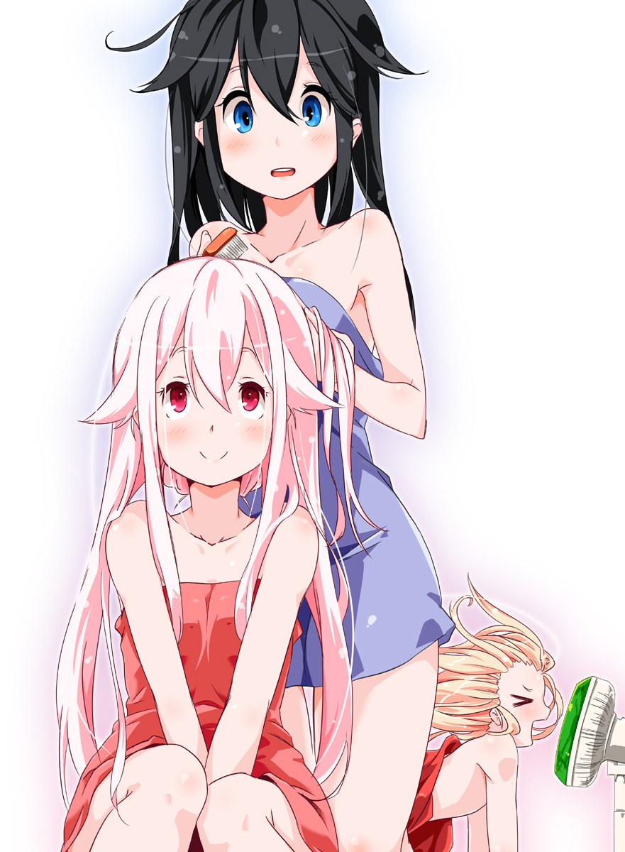 10s, 3girls, bare_shoulders, black_hair, blonde_hair, blue_eyes, blush, brush
