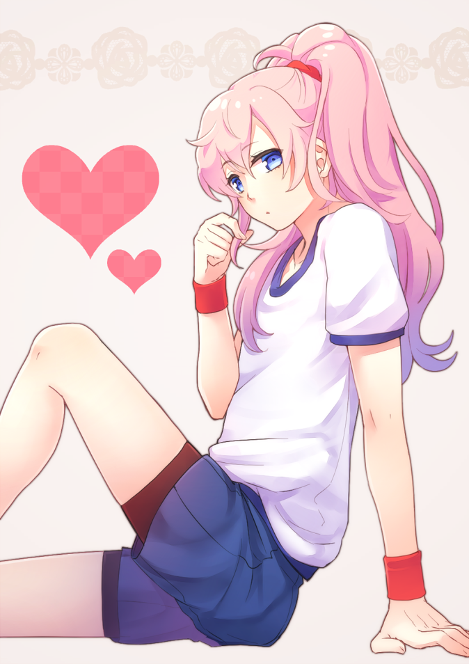 10s, 1boy, androgynous, bad_id, bad_pixiv_id, binan_koukou_chikyuu_bouei-bu_love!, blue_eyes, blush, gero_akoya, gym_uniform, heart, long_hair, male_focus, pink_hair, ponytail, shorts, solo, sumimoto_ryuu, trap, wristband