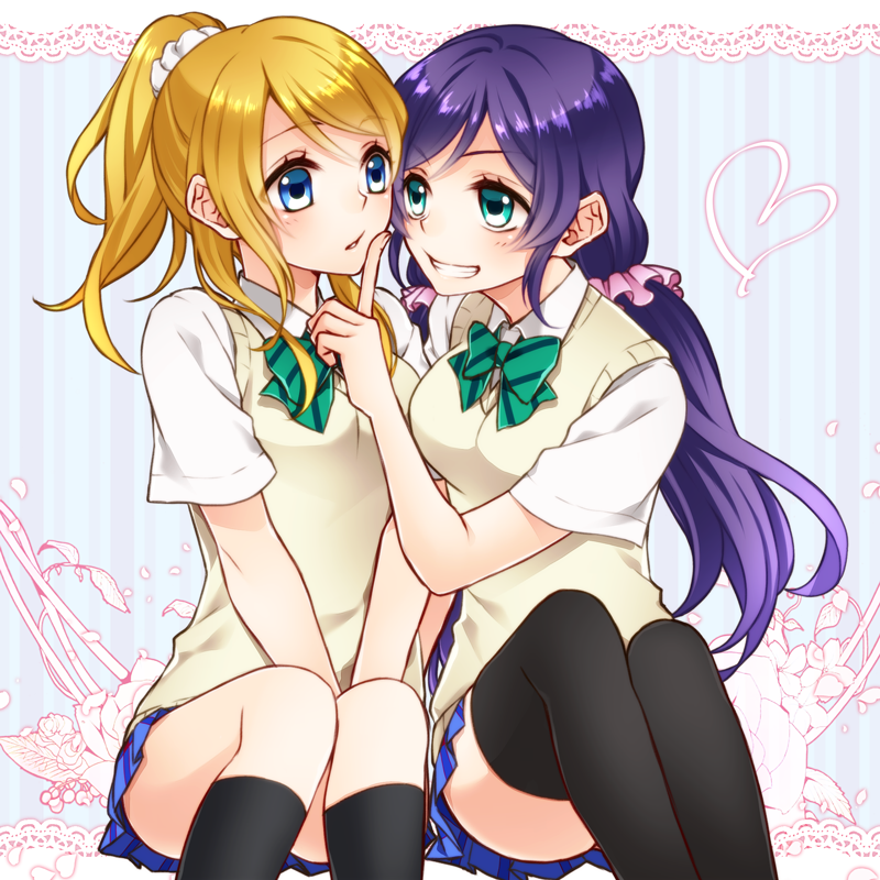 10s, 2girls, ayase_eli, blonde_hair, blue_eyes, green_eyes, love_live!, love_live!_school_idol_project, multiple_girls, ponytail, purple_hair, rio_(rio_01), skirt, sweater_vest, thighhighs, tojo_nozomi, yuri