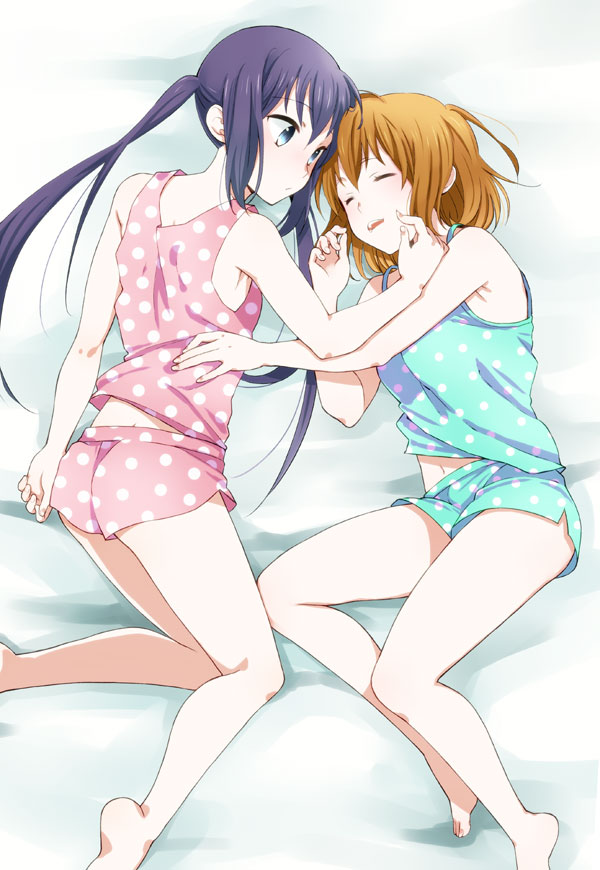 2girls, bare_legs, barefoot, bed, black_hair, blue_eyes, brown_hair, camisole