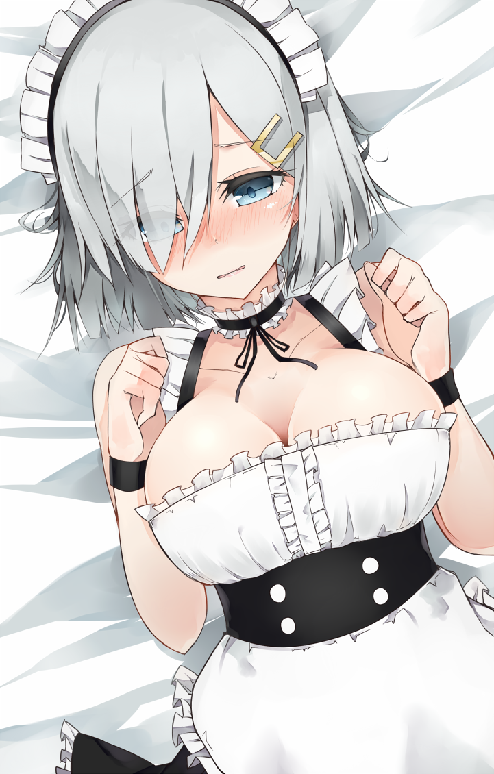 10s, 1girl, alternate_costume, apron, bare_shoulders, black_neckwear, blue_eyes, blush, breasts, choker, cleavage, cole_(coleltu), enmaided, eyes_visible_through_hair, female_focus, frilled_choker, frills, hair_ornament, hair_over_one_eye, hairclip, hamakaze_(kancolle), kantai_collection, large_breasts, lying, maid, maid_apron, maid_headdress, on_back, short_hair, silver_hair, sleeveless, solo