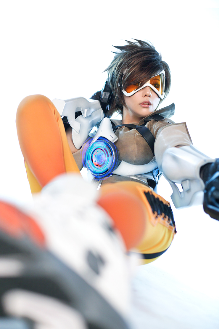 1girl, bodysuit, cosplay, east_asian, female_focus, gun, overwatch, overwatch_1