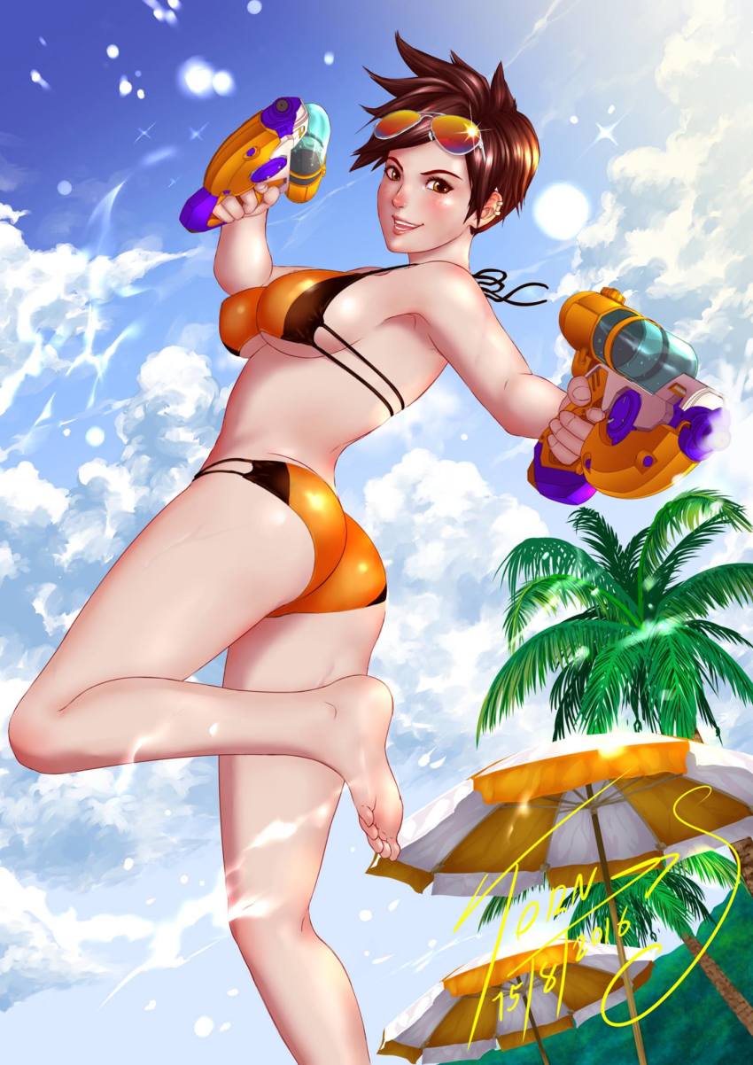 10s, 1girl, 2016, :d, adapted_costume, artist_name, ass, bare_shoulders, barefoot, beach_umbrella, bikini, blue_sky, breasts, brown_eyes, brown_hair, cowboy_shot, dated, day, dual_wielding, ear_piercing, eyelashes, eyewear_on_head, feet, female_focus, freckles, glasses, glint, halterneck, highres, holding, large_breasts, leg_up, lips, looking_at_viewer, open_mouth, orange_bikini, overwatch, overwatch_1, palm_tree, piercing, pink_lips, short_hair, signature, sky, smile, soles, solo, sparkle, spiked_hair, splashing, standing, standing_on_one_leg, sunlight, swimsuit, teeth, toes, torn_s, tracer_(overwatch), tree, umbrella, underboob, water, water_gun