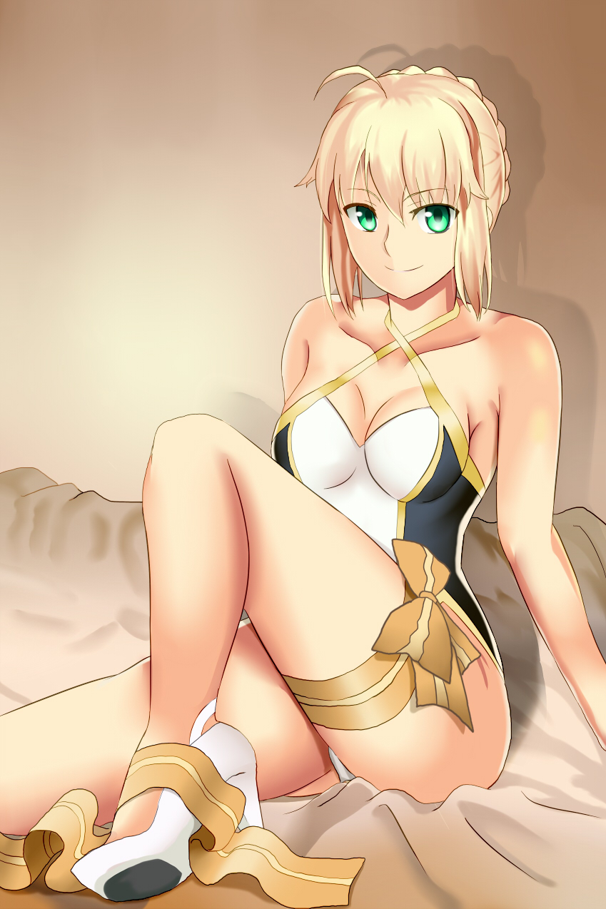 1girl, ahoge, artoria_pendragon_(fate), bow, breasts, cleavage, fate/grand_order, fate/stay_night