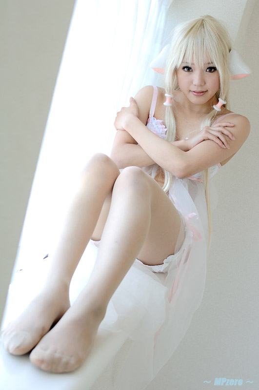 1girl, blonde_hair, chii, chii_(cosplay), chobits, cosplay, cosplay_photo, dutch_angle