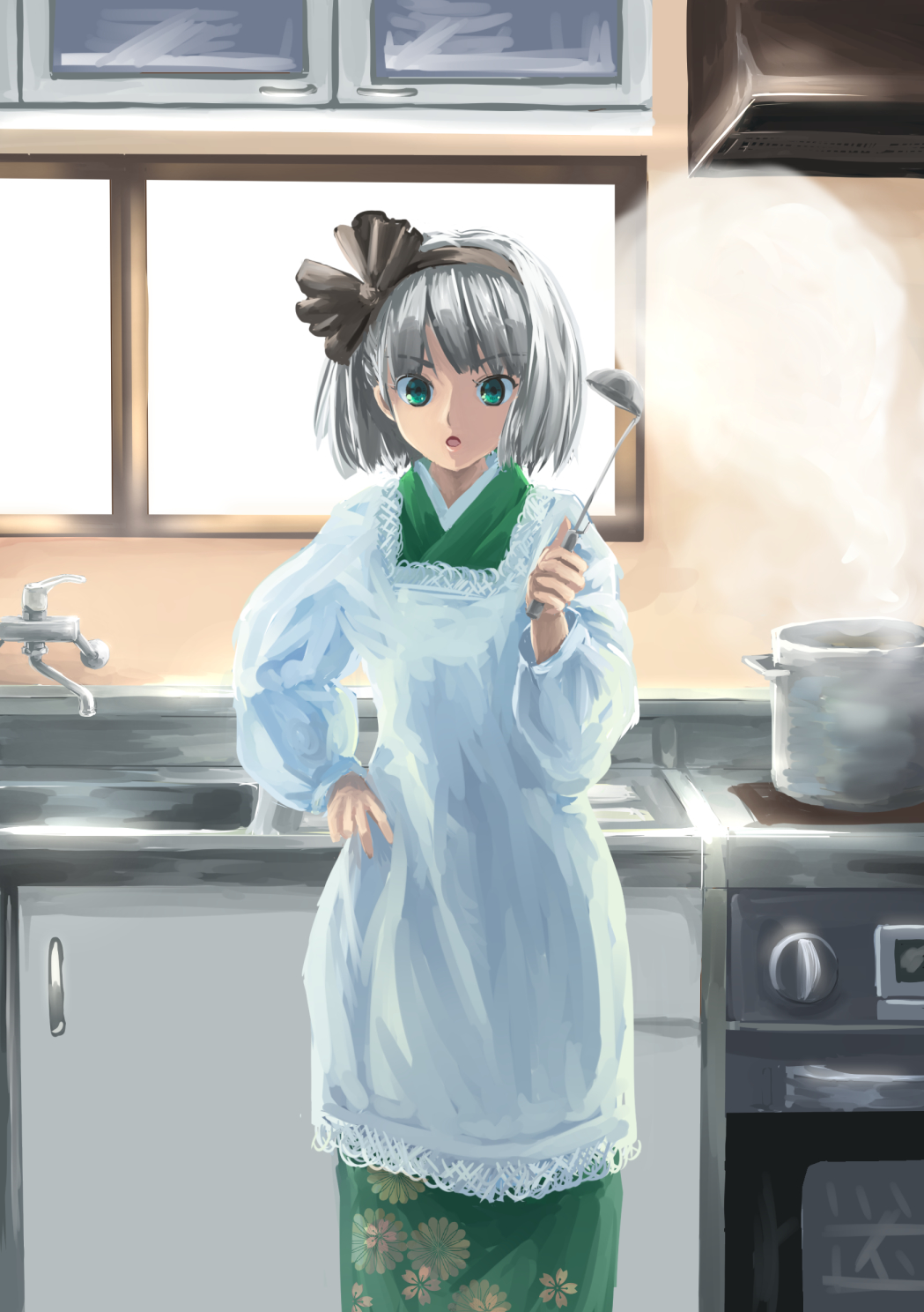 1girl, alternate_costume, apron, bob_cut, breasts, commentary_request, day, female_focus, floral_print, green_eyes, green_kimono, hairband, hand_on_own_hip, highres, japanese_clothes, kappougi, kimono, kitchen, kitchen_hood, konpaku_youmu, konpaku_youmu_(ghost), long_sleeves, looking_at_viewer, sasurai_no_kuchibuefuki, short_hair, silver_hair, sink, small_breasts, solo, soup_ladle, steam, stove, sunlight, talking, touhou, window