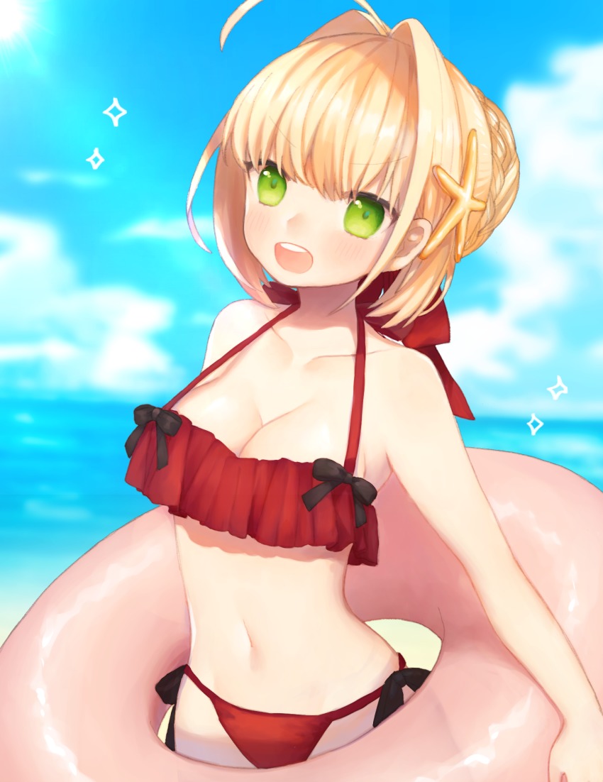 10s, 1girl, ahoge, bikini, blonde_hair, breasts, cleavage, cowboy_shot, fate/extra, fate/extra_ccc, fate_(series), female_focus, frilled_bikini, frills, green_eyes, highres, innertube, looking_at_viewer, medium_breasts, munuko, nero_claudius_(fate), nero_claudius_(fate/extra), open_mouth, red_bikini, solo, sparkle, swim_ring, swimsuit
