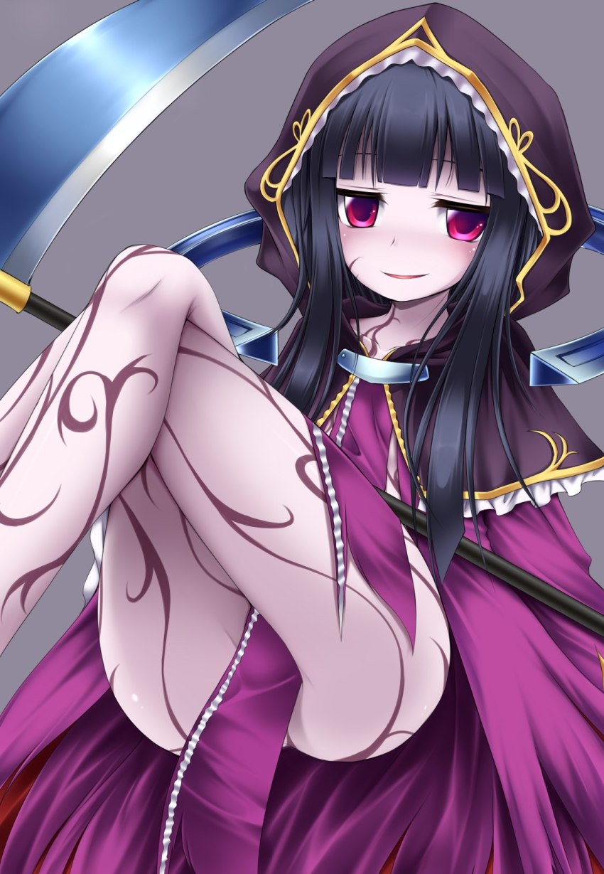 1girl, bare_legs, black_hair, blunt_bangs, cloak, collarbone, commentary_request, crossed_legs, death_alma, emil_chronicle_online, female_focus, grey_background, highres, hood, hood_up, hooded_cloak, jitome, leg_tattoo, long_hair, looking_at_viewer, pale_skin, parted_lips, pink_cloak, red_eyes, scythe, shimo_(depthbomb), sidelocks, simple_background, smile, solo, tattoo, thighs