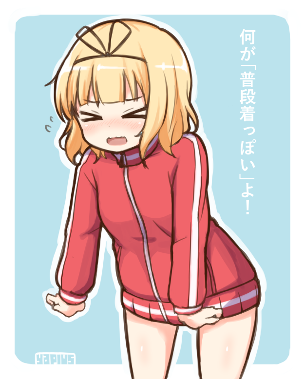 >_<, 1girl, artist_name, bad_id, bad_pixiv_id, blonde_hair, blue_background, blunt_bangs