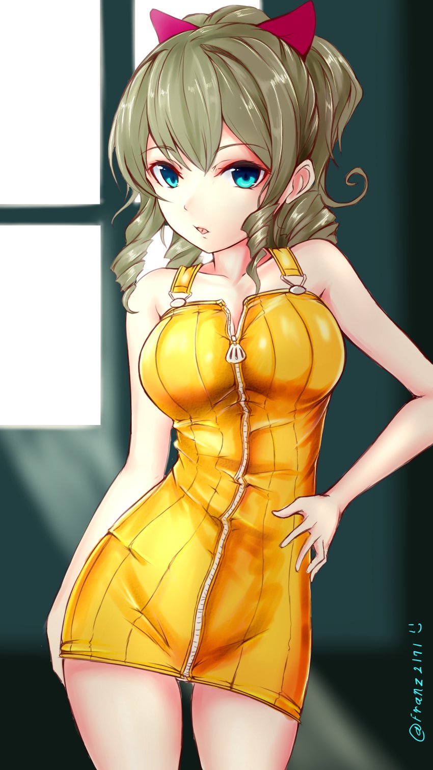 1girl, absurdres, bad_id, bad_twitter_id, blue_eyes, blush, bow, breasts, brown_hair, cleavage, collarbone, cosplay, dress, drill_hair, female_focus, final_fantasy, final_fantasy_viii, franz_(217franz), hair_bow, hand_on_own_hip, hatakaze_(kancolle), highres, indoors, kantai_collection, large_breasts, open_mouth, ponytail, ribbed_dress, selphie_tilmitt, selphie_tilmitt_(cosplay), solo, sunlight, twitter_username, window, yellow_dress, zipper, zipper_dress