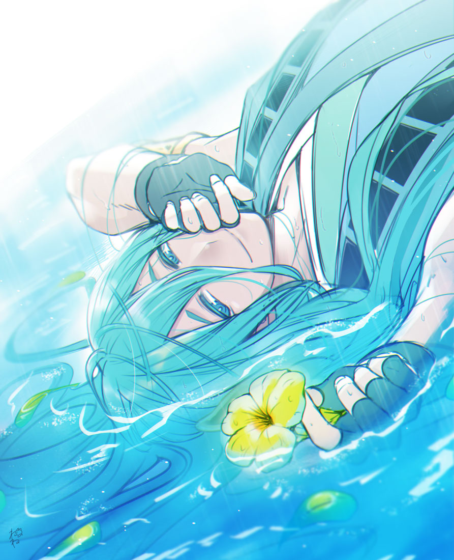 1boy, aqua_eyes, aqua_hair, bad_id, bad_pixiv_id, chiyoganemaru_(touken_ranbu), closed_mouth, commentary_request, dutch_angle, fingerless_gloves, flower, gloves, golden_trumpet, hand_on_own_face, hand_to_own_mouth, holding, holding_flower, japanese_clothes, long_hair, looking_at_viewer, lying, male_focus, on_back, petals, petals_on_liquid, shallow_water, signature, smile, solo, suzuka_nene, touken_ranbu, water, yellow_flower, yellow_petals