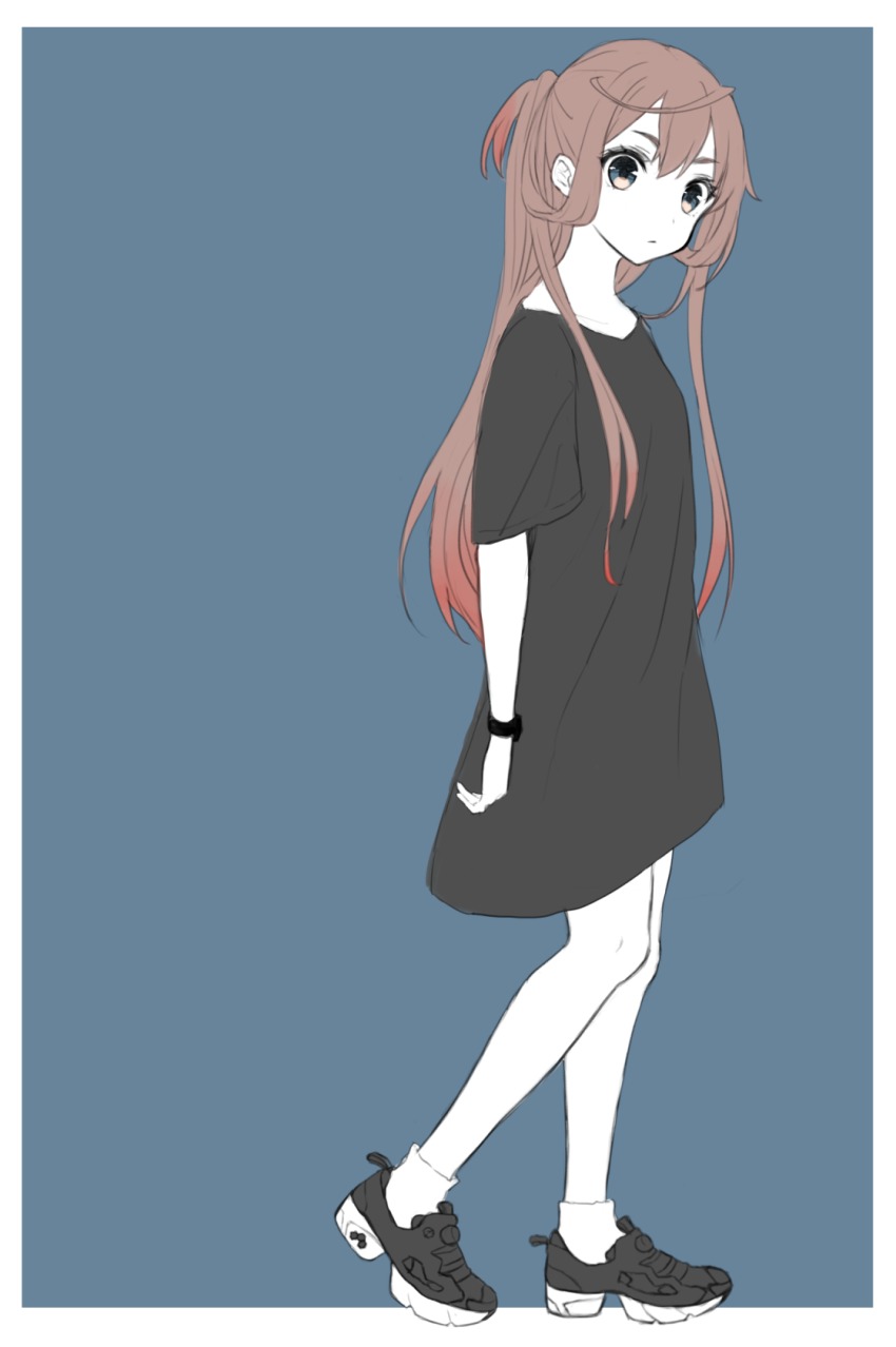 1girl, ankle_socks, asagumo_(kancolle), bad_id, bad_pixiv_id, black_shirt, black_shoes, blue_background