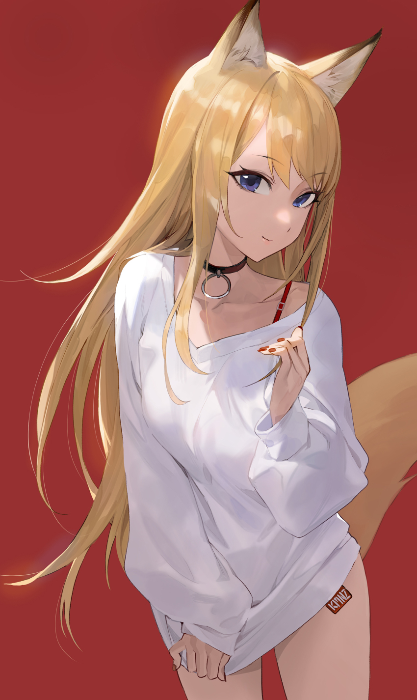 1girl, absurdres, animal_ears, blonde_hair, blue_eyes, breasts, choker, clothes_tug, dress, female_focus, fox_ears, fox_tail, highres, kmnz, lita_(kmnz), long_hair, long_sleeves, looking_at_viewer, medium_breasts, modare, nail_polish, red_background, sidelocks, simple_background, sleeves_past_wrists, smile, solo, sweater, sweater_dress, sweater_tug, tail, virtual_youtuber