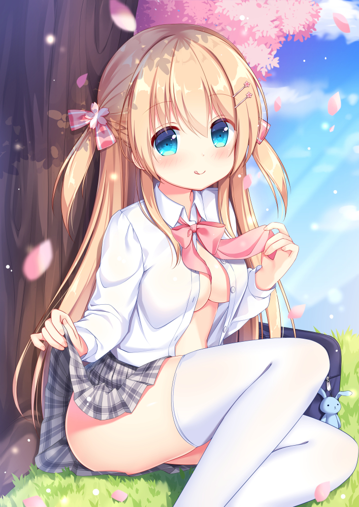 1girl, :q, bag, bag_charm, blonde_hair, blue_sky, blurry, blurry_background
