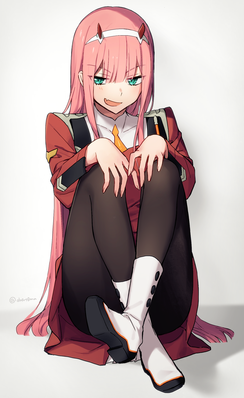 1girl, black_pantyhose, blunt_bangs, boots, darling_in_the_franxx, fang, female_focus, green_eyes