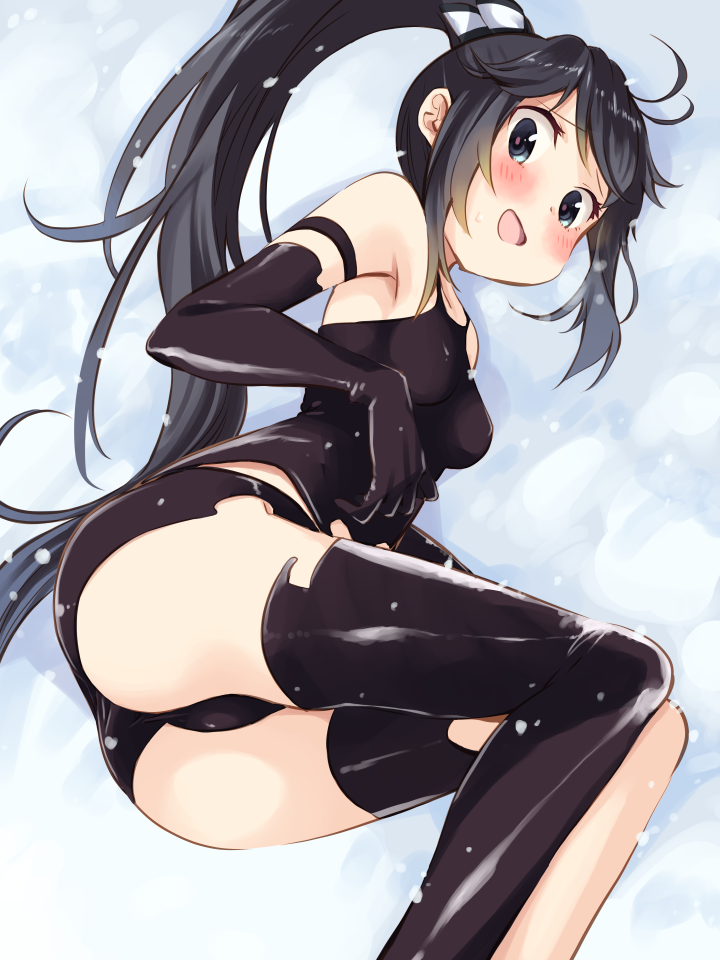 1girl, a2_(nier:automata), a2_(nier:automata)_(cosplay), ahoge, ass, asymmetrical_legwear, bare_shoulders, black_gloves