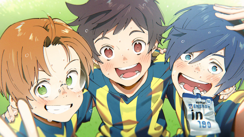 3boys, absurdres, alternate_universe, arm_around_shoulder, blue_eyes, blue_hair, brown_eyes, brown_hair