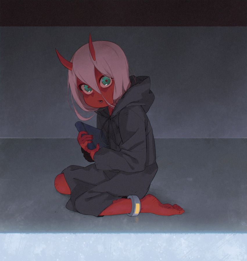1girl, aged_down, alkemanubis, black_robe, chestnut_mouth, colored_skin, darling_in_the_franxx, demon_girl, demon_horns, female_focus, green_eyes, grey_background, hair_between_eyes, highres, hooded_robe, horns, long_hair, looking_at_viewer, oni_horns, open_mouth, pink_hair, red_horns, red_skin, robe, sitting, solo, zero_two_(darling_in_the_franxx), zero_two_(young)_(darling_in_the_franxx)
