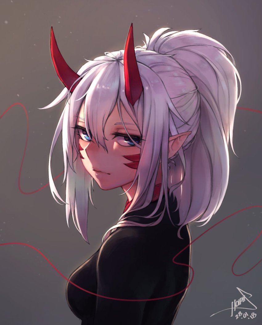 1girl, artist_name, black_shirt, blue_eyes, breasts, closed_mouth, dated, expressionless, female_focus, grey_background, hair_between_eyes, highres, hoipus, horns, looking_at_viewer, medium_breasts, medium_hair, original, ponytail, shirt, signature, solo, upper_body, white_hair