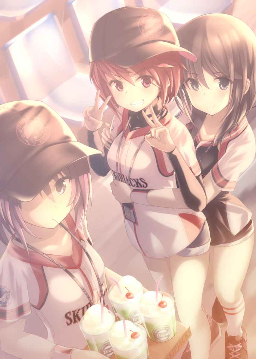3girls, alice_gear_aegis, alicia_(schrdingerscat), arm_around_another's_waist, arms_up, baseball_cap, baseball_uniform, behind_another