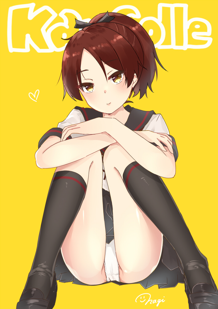 1girl, black_shoes, black_skirt, black_socks, brown_eyes, brown_hair, brown_sailor_collar, female_focus