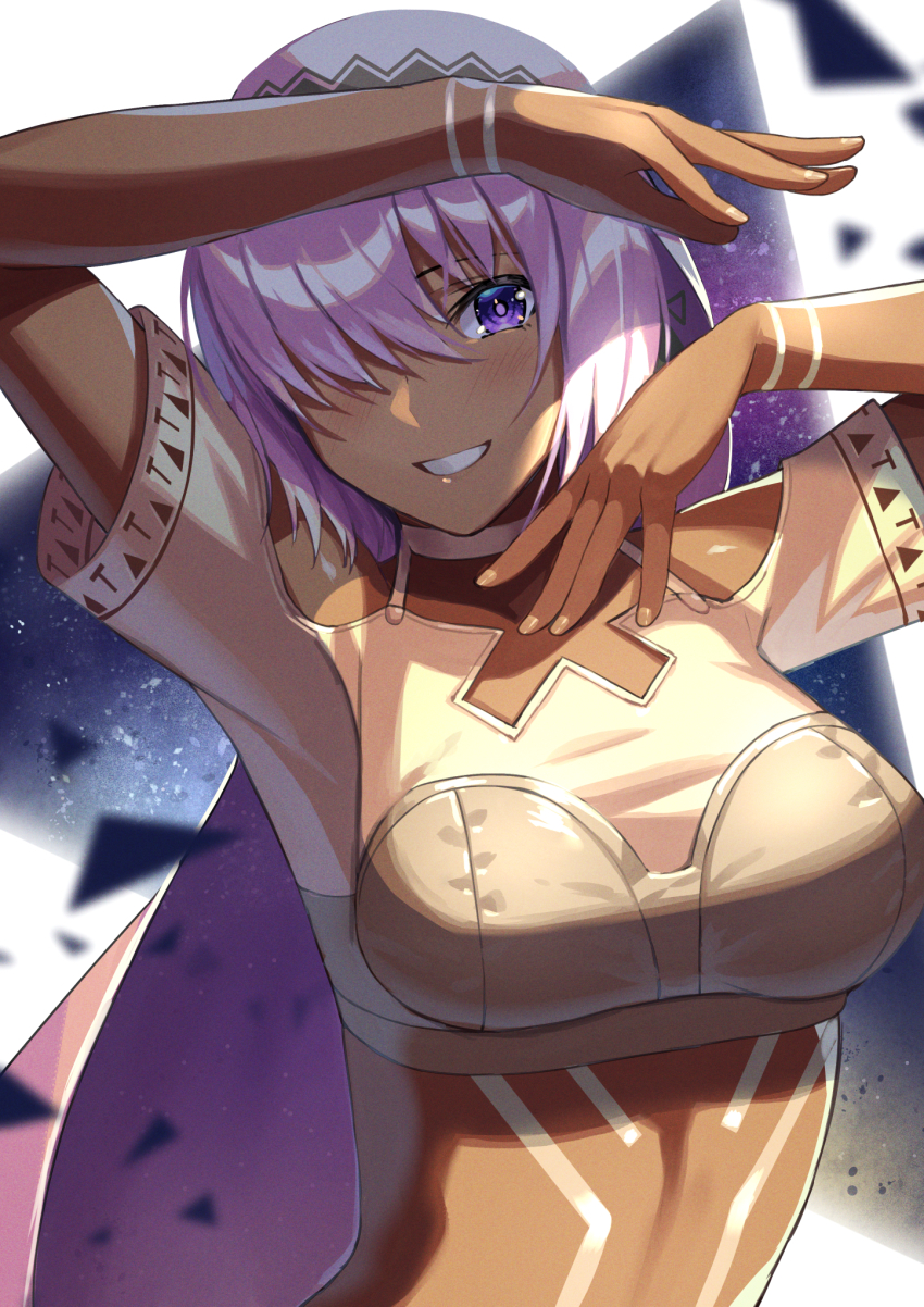 1girl, altera_(fate), altera_(fate)_(cosplay), alternate_costume, beppu_mitsunaka, blush, body_markings, breasts, cosplay, crop_top, dark-skinned_female, dark_skin, fate/extella, fate/extra, fate/grand_order, fate_(series), grin, hair_over_one_eye, highres, large_breasts, light_purple_hair, looking_at_viewer, mash_kyrielight, mash_kyrielight_(highlands_veil), purple_eyes, shirt, short_hair, short_sleeves, smile, tan, veil, white_shirt