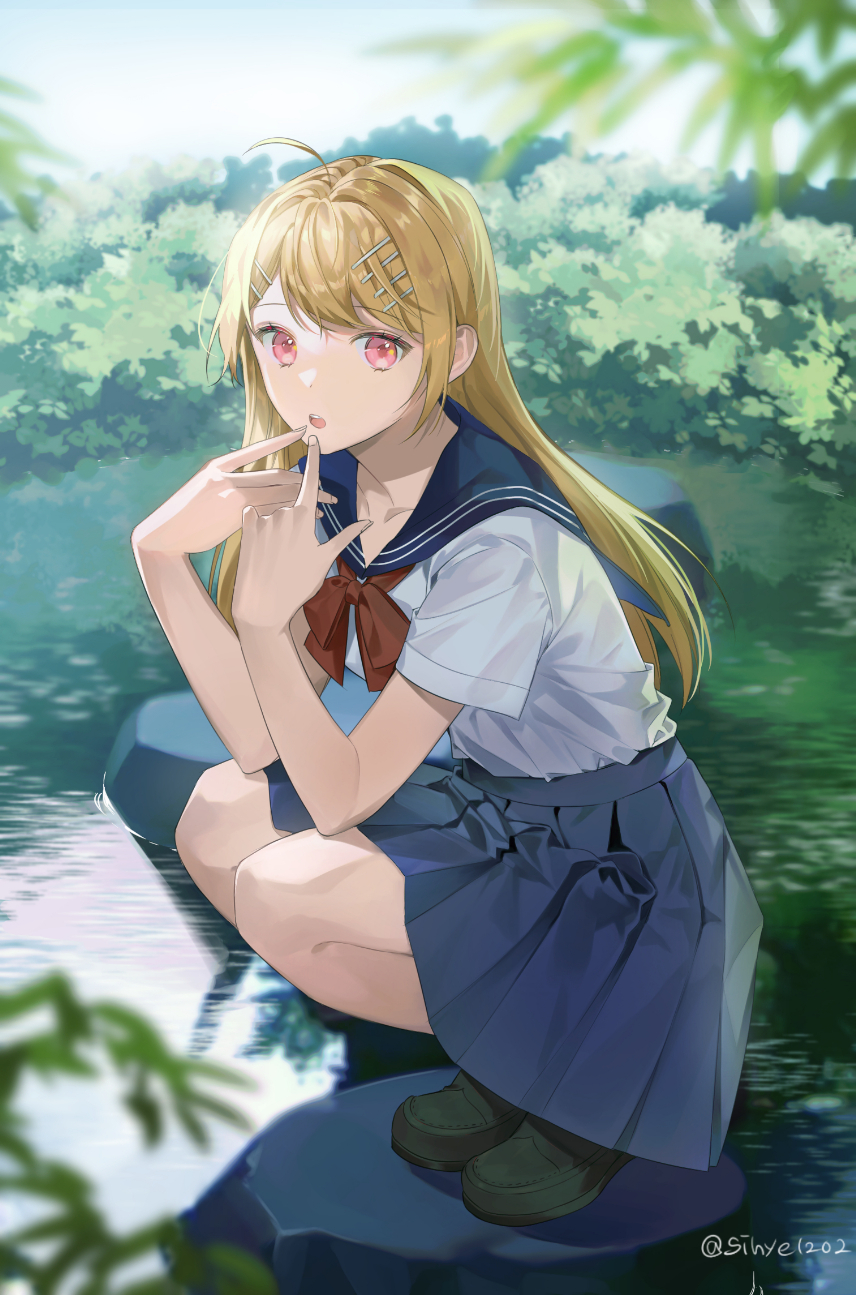 1girl, :o, ahoge, akamatsu_kaede, bad_id, bad_twitter_id, blonde_hair, blue_skirt, blurry, blurry_foreground, bow, breasts, brown_shoes, collarbone, commentary_request, danganronpa_(series), danganronpa_v3:_killing_harmony, day, depth_of_field, hair_ornament, hairclip, hand_up, hands_up, highres, loafers, long_hair, looking_at_viewer, medium_breasts, outdoors, pink_eyes, plant, pleated_skirt, red_bow, sailor_collar, school_uniform, serafuku, shirt, shoes, short_sleeves, sihye_(sihye1202), skirt, solo, squatting, stone, teeth, twitter_username, upper_teeth_only, water, white_shirt