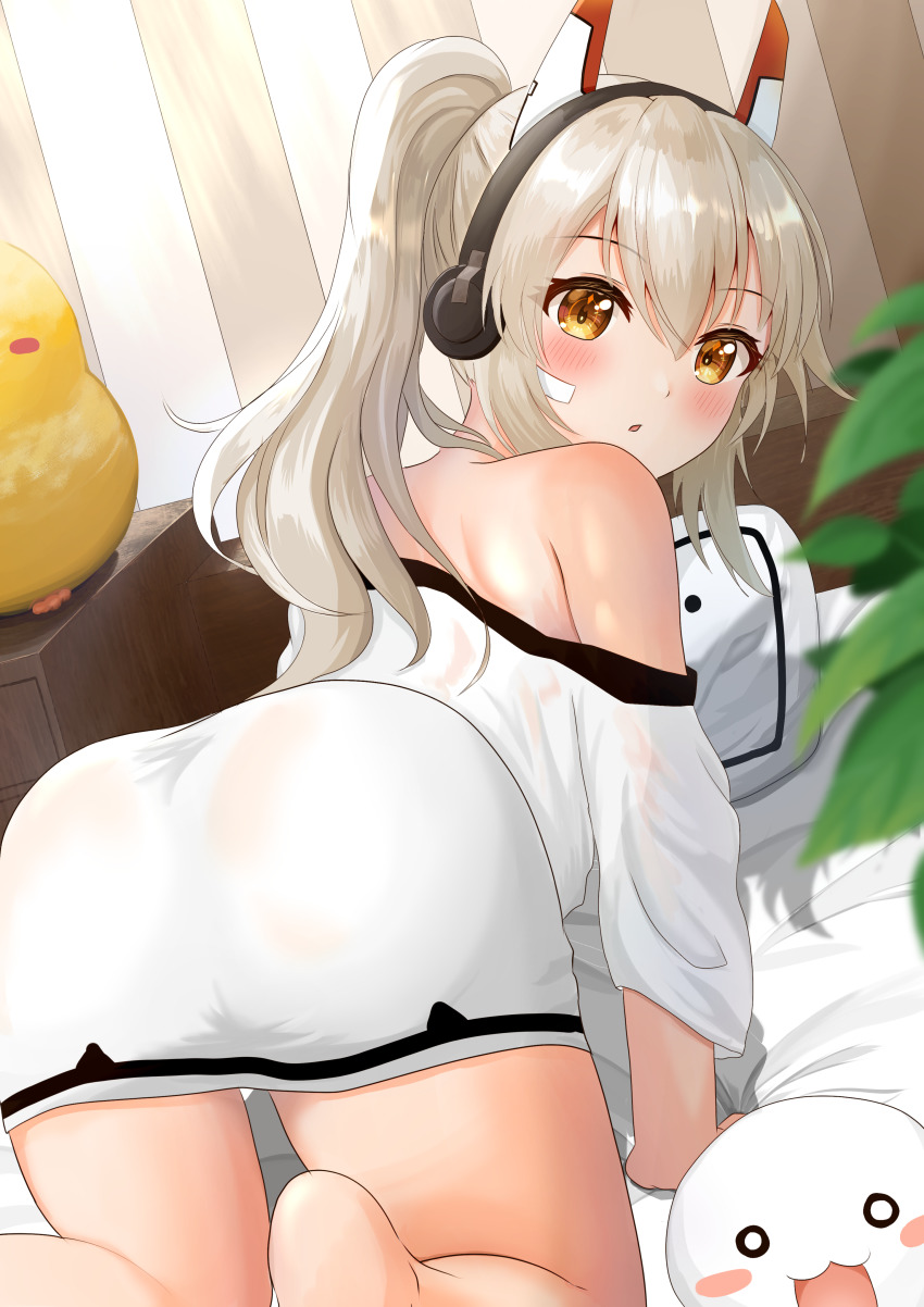 1girl, :3, :o, absurdres, all_fours, ass, ayanami_(azur_lane), ayanami_(niconico)_(azur_lane)