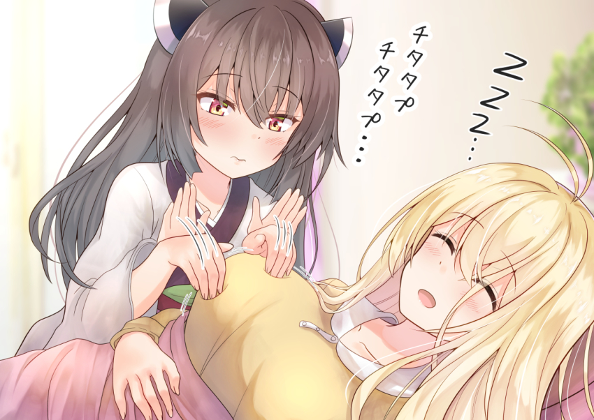 2girls, antenna_hair, blanket, blonde_hair, blurry, blurry_background, blush, brown_hair