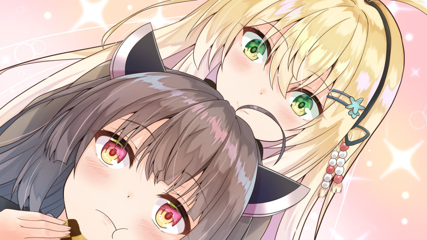 2girls, ahoge, blonde_hair, blush, brown_hair, eating, green_eyes, hair_between_eyes