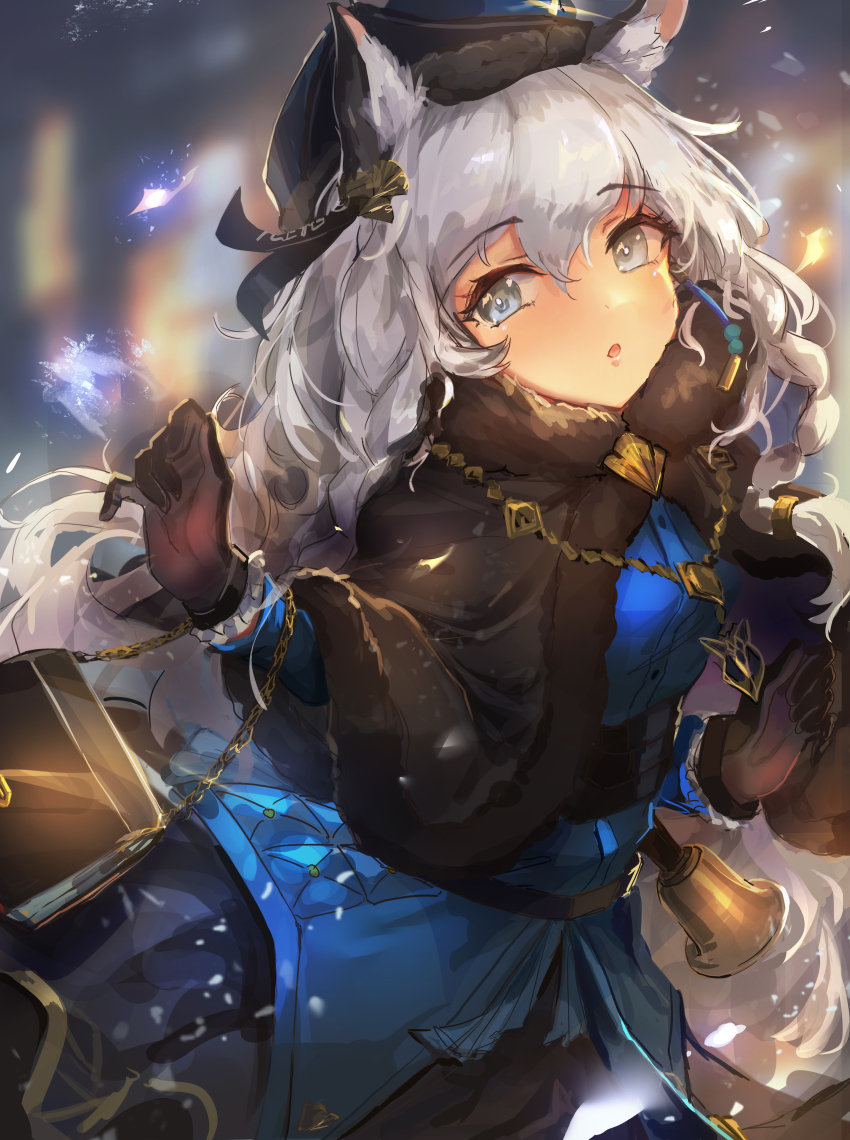1girl, :o, absurdres, animal_ear_fluff, animal_ears, arknights, bag, black_capelet, black_gloves, black_hat, black_skirt, blue_dress, blurry, blurry_background, breasts, capelet, depth_of_field, dress, fur-trimmed_capelet, fur_trim, gloves, grey_eyes, grey_hair, hair_between_eyes, hat, highres, long_hair, long_sleeves, looking_at_viewer, official_alternate_costume, parted_lips, pramanix_(arknights), pramanix_(caster's_frost)_(arknights), skirt, small_breasts, solo, tiger_ears, trrcmb, very_long_hair