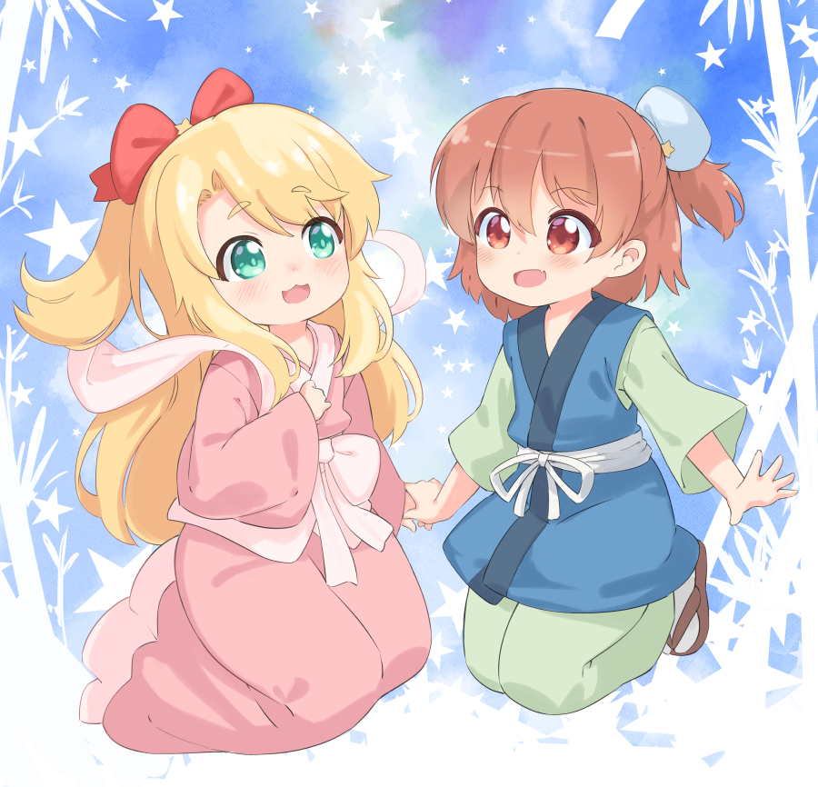 2girls, :3, :d, alternate_costume, blonde_hair, blue_kimono, blush, bow, brown_hair, commentary, cosplay, eye_contact, fang, garun_wattanawessako, green_eyes, hagoromo, hair_between_eyes, hair_bow, hand_up, happy, hikoboshi, hikoboshi_(cosplay), himesaka_noa, holding_hands, hoshino_hinata, japanese_clothes, kimono, kneeling, long_hair, long_sleeves, looking_at_another, medium_hair, multiple_girls, obi, open_mouth, orihime_(cosplay), orihime_(tanabata), pink_bow, pink_kimono, ponytail, red_bow, red_eyes, ribbon, sandals, sash, shawl, short_ponytail, skin_fang, smile, star_(symbol), tabi, tanabata, tanzaku, thick_eyebrows, watashi_ni_tenshi_ga_maiorita!, white_legwear, white_ribbon, white_sash, wide_sleeves, yuri, zouri