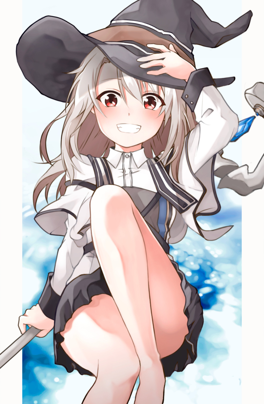 1girl, black_skirt, blush, breasts, capelet, cosplay, fate/kaleid_liner_prisma_illya, fate_(series), grin, hair_between_eyes, hat, highres, illyasviel_von_einzbern, long_hair, long_sleeves, looking_at_viewer, mochi_(k620803n), mushoku_tensei, red_eyes, roxy_migurdia, roxy_migurdia_(cosplay), shirt, sidelocks, skirt, small_breasts, smile, solo, staff, white_hair, white_shirt, witch_hat