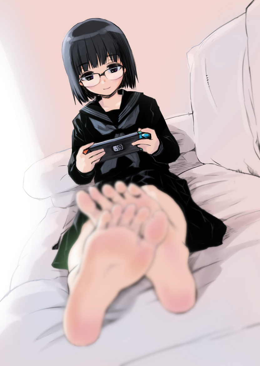 1girl, barefoot, black_eyes, black_neckwear, black_serafuku, black_skirt, blurry, blush