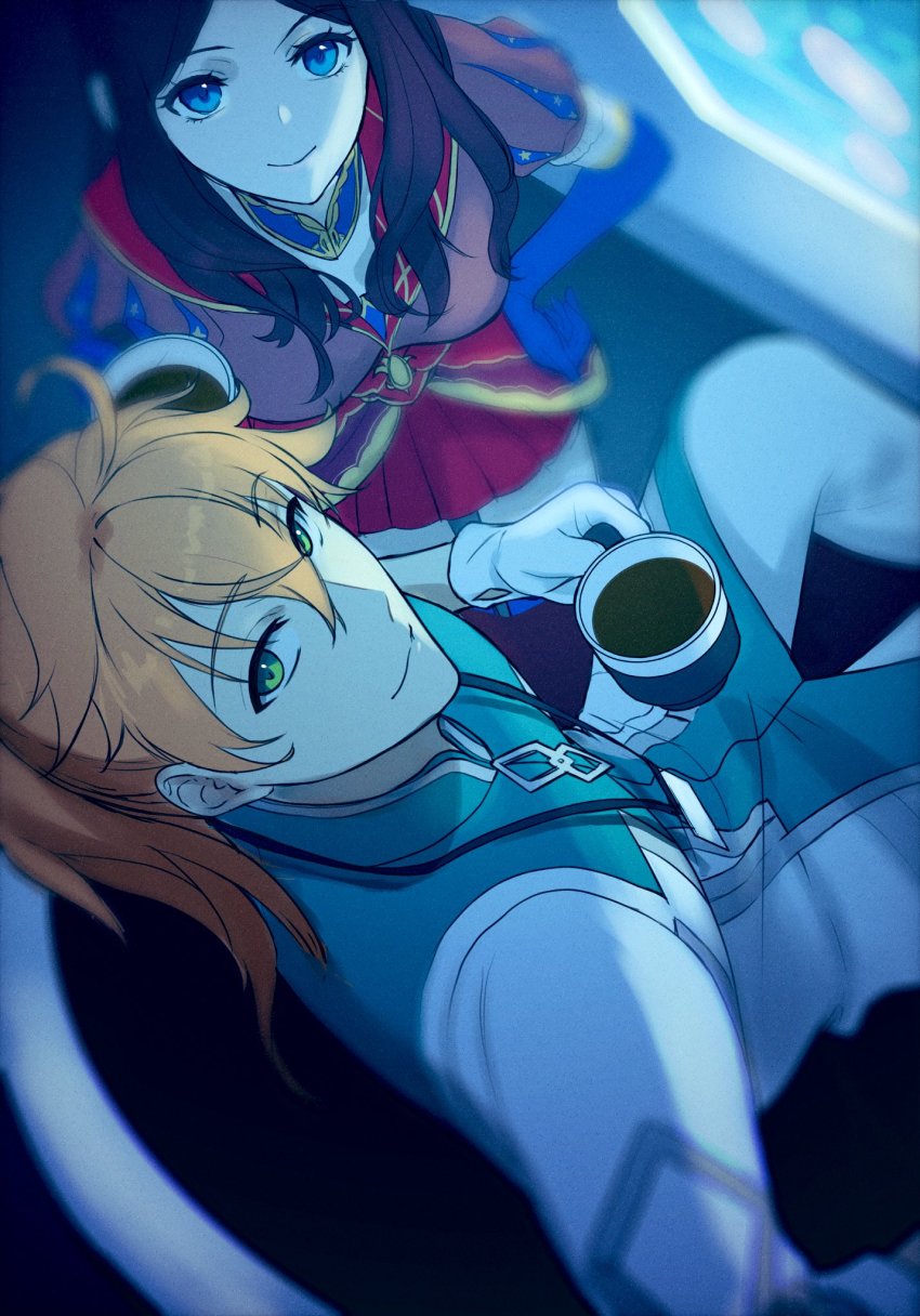 1boy, 1girl, ahoge, bad_id, bad_pixiv_id, blue_eyes, blue_gloves, brown_hair, chair, chaldea_uniform, cup, desk, drink, elbow_gloves, fate/grand_order, fate_(series), gloves, green_eyes, hands_on_own_hips, highres, holding, holding_cup, leonardo_da_vinci_(caster)_(fate), leonardo_da_vinci_(fate), long_hair, long_sleeves, looking_at_viewer, monitor, mug, orange_hair, parted_bangs, ponytail, puffy_sleeves, red_skirt, romani_archaman, screen_light, short_sleeves, sitting, skirt, smile, tenoteno_syumi, white_gloves