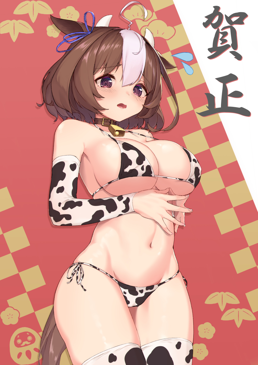 1girl, @_@, absurdres, ahoge, animal_ears, animal_print, bell, bikini, breasts, brown_hair, cleavage, collar, cow_horns, cow_print, cowbell, detached_sleeves, flying_sweatdrops, highres, horns, horse_ears, horse_girl, horse_tail, large_breasts, looking_at_viewer, meisho_doto_(umamusume), multicolored_hair, navel, purple_eyes, short_hair, side-tie_bikini_bottom, silhouette90, skindentation, solo, swimsuit, tail, thighhighs, two-tone_hair, umamusume, underboob, white_hair
