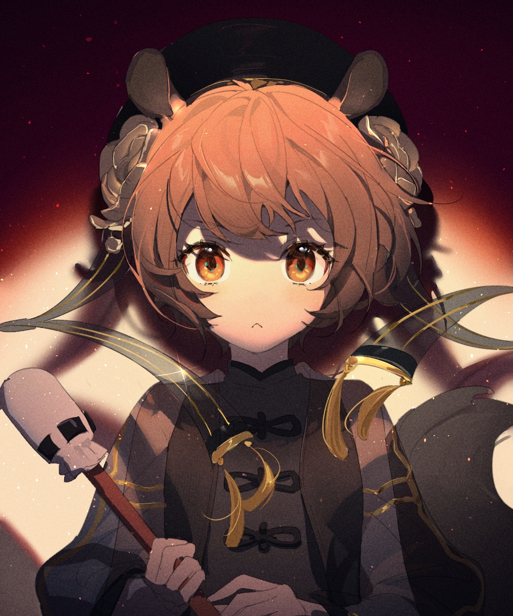 1girl, :<, ambience_synesthesia, arknights, black_hat, black_shirt, brown_hair, chinese_commentary