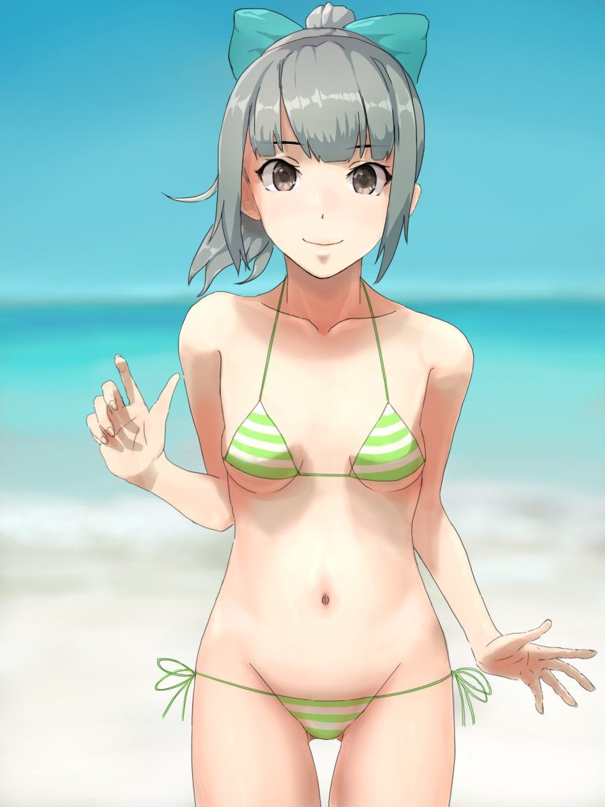 1girl, artist_name, beach, bikini, blue_sky, blunt_bangs, blurry, bow, breasts, brown_eyes, collarbone, commentary_request, cowboy_shot, day, depth_of_field, gluteal_fold, green_bikini, green_bow, grey_hair, groin, hair_bow, highres, horizon, kantai_collection, long_hair, looking_at_viewer, navel, ocean, outdoors, side-tie_bikini_bottom, sky, small_breasts, smile, solo, standing, striped_bikini, striped_clothes, swimsuit, twitter_username, yuubari_(kancolle), yuushou