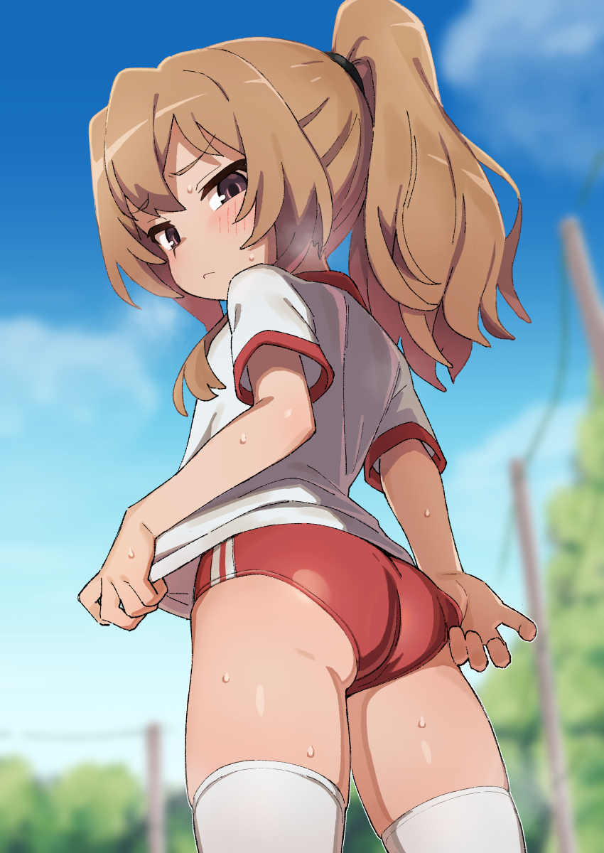 1girl, absurdres, adjusting_buruma, adjusting_clothes, aisaka_taiga, ass, blue_sky, blush, brown_eyes, brown_hair, buruma, closed_mouth, clothes_pull, cloud, commentary_request, day, double_vertical_stripe, embarrassed, flat_chest, from_behind, gym_shirt, gym_uniform, hair_between_eyes, highres, loli, long_hair, looking_at_viewer, looking_back, official_style, outdoors, ponytail, pulling_own_clothes, red_buruma, shirt, shirt_pull, short_sleeves, sky, solo, sweat, sweatdrop, thighhighs, toradora!, two-tone_shirt, wagashi_(dagashiya), white_shirt, white_thighhighs