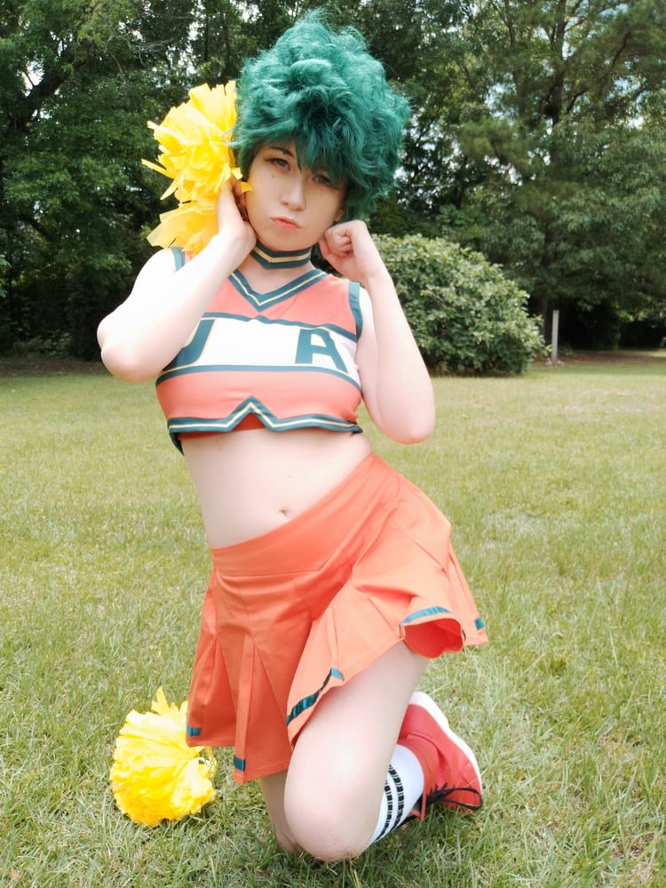 1girl, boku_no_hero_academia, cosplay, gender_request, genderswap, green_hair, midoriya_izuku, midoriya_izuku_(cosplay)