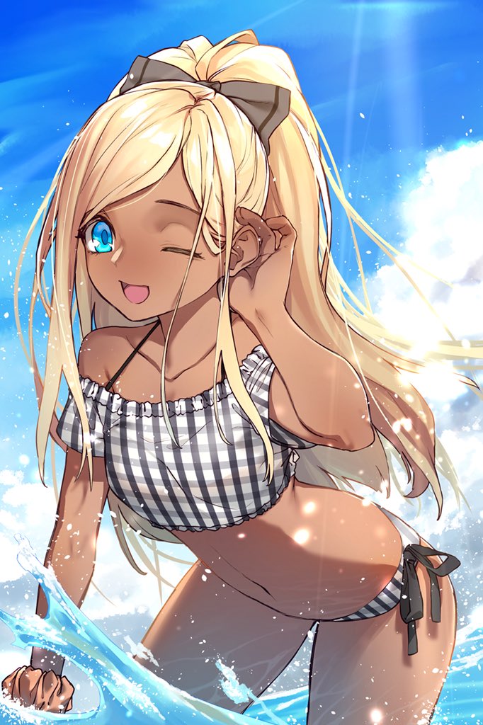 1girl, :d, bikini, blonde_hair, blue_eyes, blue_sky, bow, checkered_bikini, checkered_clothes, dark-skinned_female, dark_skin, day, grey_bow, hair_bow, hand_up, idolmaster, idolmaster_cinderella_girls, layla_(idolmaster), long_hair, looking_at_viewer, navel, ocean, one_eye_closed, open_mouth, outdoors, plaid_bikini, plaid_clothes, ponytail, reiga_(act000), scrunchie, side-tie_bikini_bottom, sky, smile, solo, swimsuit, wading, white_bikini, wrist_scrunchie