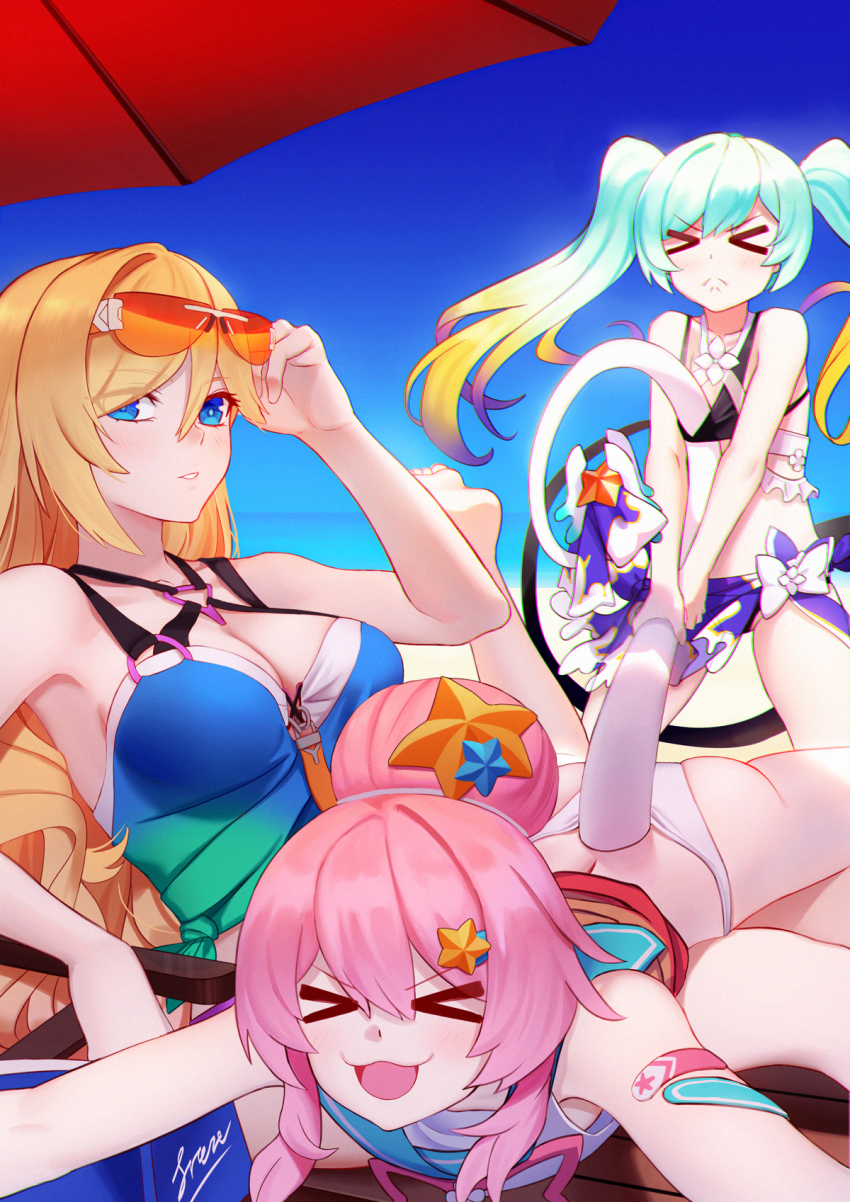 >_<, 3girls, :<, armpits, beach, beach_umbrella, bikini, black_bikini