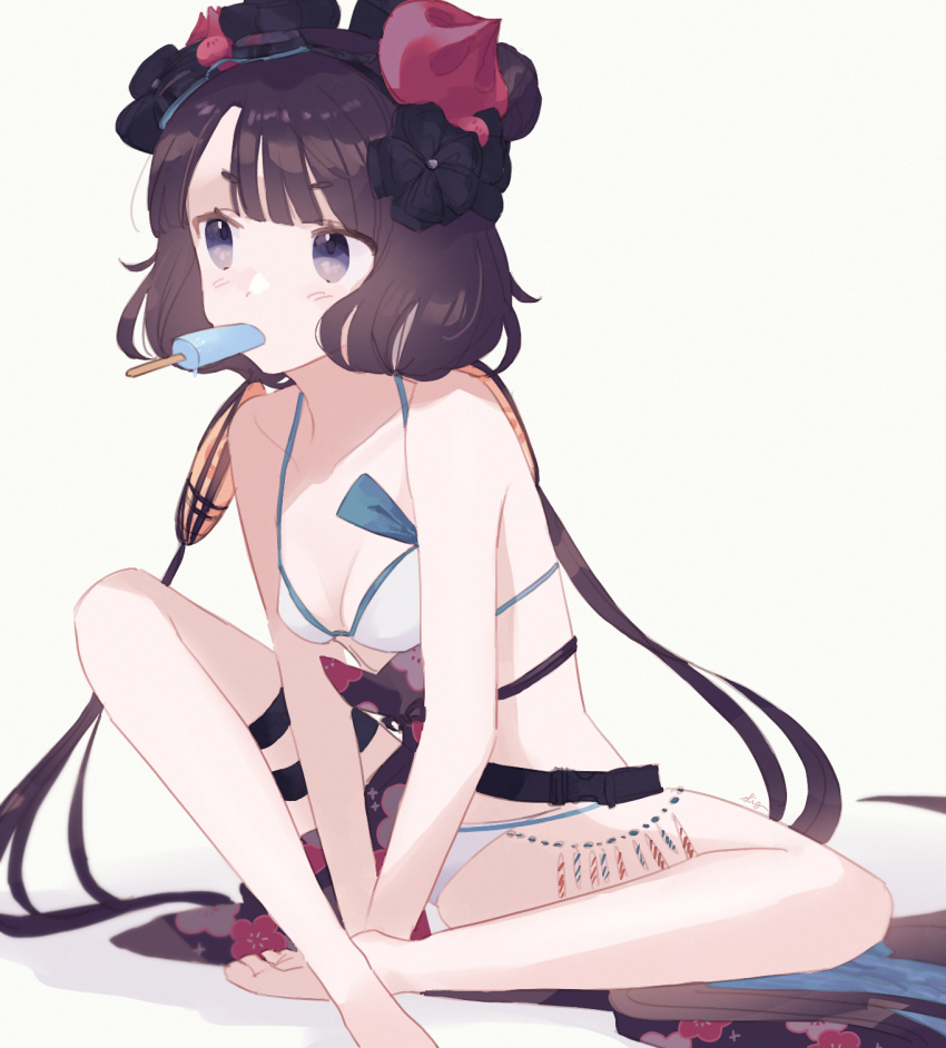 1girl, bikini, blue_eyes, blush, breasts, commentary, fate/grand_order, fate_(series), floral_print, food, goggles, goggles_on_head, hair_ornament, highres, katsushika_hokusai_(fate), katsushika_hokusai_(swimsuit_saber)_(fate), meloettta, mouth_hold, popsicle, purple_hair, short_hair, short_hair_with_long_locks, simple_background, small_breasts, swimsuit, untranslatable_commentary, thigh_strap, white_background, white_bikini