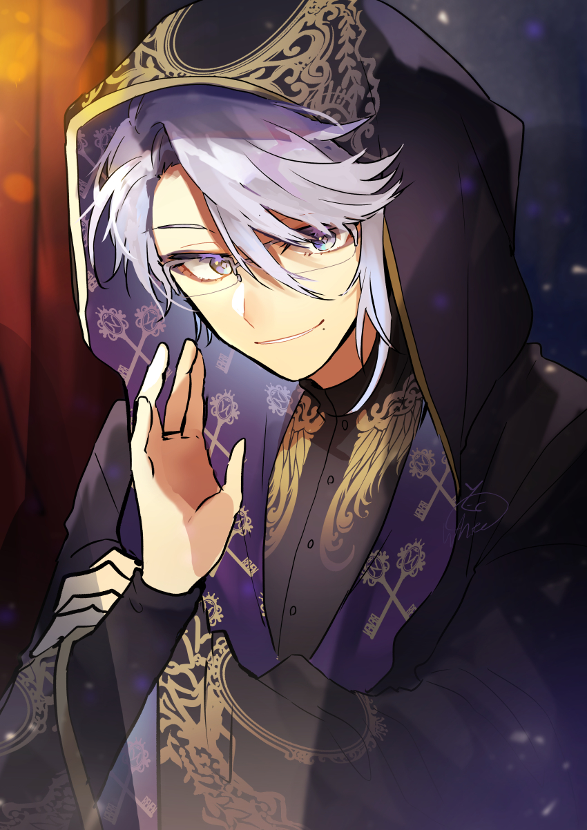 1boy, absurdres, arm_up, asymmetrical_hair, azul_ashengrotto, blue_eyes, glasses, hair_between_eyes, hair_over_one_eye, highres, hand_on_own_arm, hood, hood_up, hooded_robe, light_particles, long_sleeves, male_focus, mole, mole_under_mouth, official_alternate_costume, robe, shiro_(white1560), short_hair, silver_hair, smile, solo, symbol-shaped_pupils, twisted_wonderland, upper_body