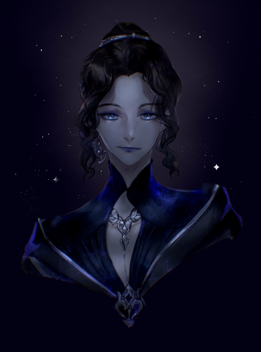 1girl, absurdres, akkking, black_dress, black_hair, blue_eyes, breasts, brooch, chinese_commentary, cleavage, commentary_request, daly_simone, dress, earrings, highres, jewelry, lips, lipstick, looking_at_viewer, lord_of_the_mysteries, makeup, necklace, night, sky, smile, solo, star_(sky), starry_sky