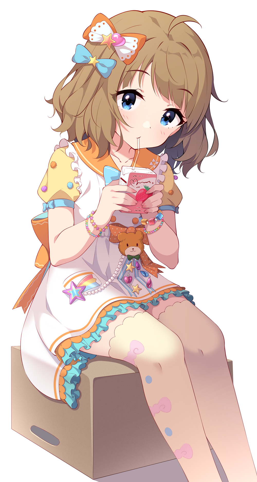 1girl, ahoge, bendy_straw, blue_bow, blue_eyes, blush, bow, box, bracelet, brown_hair, brown_thighhighs, cardboard_box, closed_mouth, collarbone, commentary_request, dress, drinking, drinking_straw, feet_out_of_frame, frilled_dress, frills, hair_bow, hair_ornament, highres, holding, idolmaster, idolmaster_million_live!, jewelry, kagami_(galgamesion), looking_at_viewer, on_box, orange_bow, orange_sailor_collar, puffy_short_sleeves, puffy_sleeves, sailor_collar, sailor_dress, short_sleeves, sitting, solo, star_(symbol), star_hair_ornament, suou_momoko, suou_momoko_(fancy_a_la_mode), thighhighs, white_dress