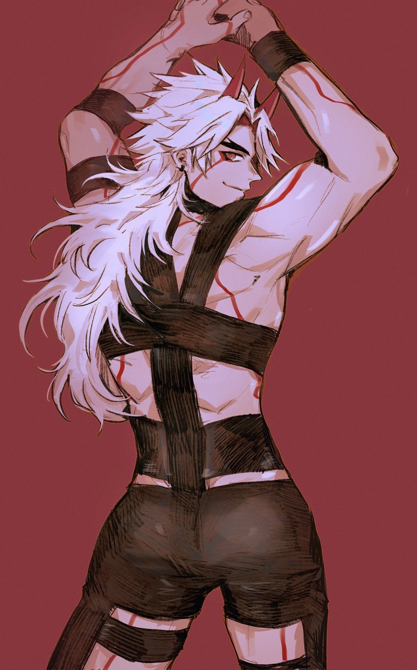 1boy, arataki_itto, arms_up, ass, chiyo_(miichiyochin), closed_mouth, from_behind, genshin_impact, highres, horns, long_hair, male_focus, muscular, muscular_male, orange_eyes, red_background, red_horns, simple_background, smile, solo, spiked_hair, t.m.revolution, thick_eyebrows, voice_actor_connection, white_hair