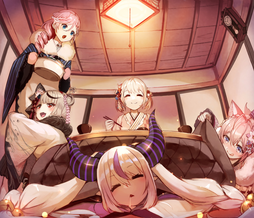 5girls, :<, :d, :q, ^_^, animal_ears, bell, blonde_hair, bowl, ceiling_light, chopsticks, clock, closed_eyes, closed_mouth, commentary_request, demon_horns, drill_hair, drooling, fang, flower, grey_hair, hair_bell, hair_bun, hair_flower, hair_ornament, hakui_koyori, highres, hololive, holox, horns, hug, indoors, japanese_clothes, jingle_bell, kazama_iroha, kimono, kotatsu, la+_darknesss, licking_lips, long_hair, lying, multicolored_hair, multiple_girls, on_stomach, open_mouth, parted_lips, pink_hair, pot, purple_hair, sakamata_chloe, sakamata_chloe_(new_year), saliva, single_hair_bun, sitting, smile, standing, streaked_hair, sue_(bg-bros), table, takane_lui, takane_lui_(new_year), tongue, tongue_out, triangle_mouth, twintails, under_kotatsu, under_table, very_long_hair, virtual_youtuber, white_hair