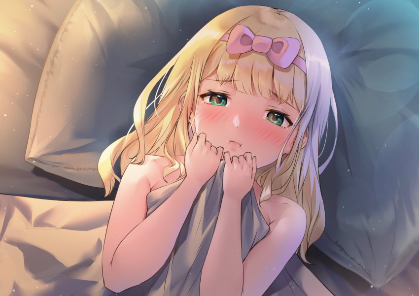 1girl, bed_sheet, blonde_hair, blush, bow, green_eyes, hair_bow, hairband, highres, ichijou_natsu, long_hair, looking_at_viewer, lying, naked_sheet, on_back, on_bed, pepeo, pout, shuumatsu_no_harem, sidelocks, solo
